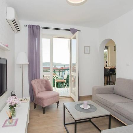 Dalma Residence Apartman Lavandella Zaboric Eksteriør bilde